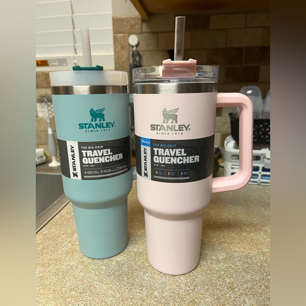 Stanley adventure quencher in SEAFOAM & PETAL